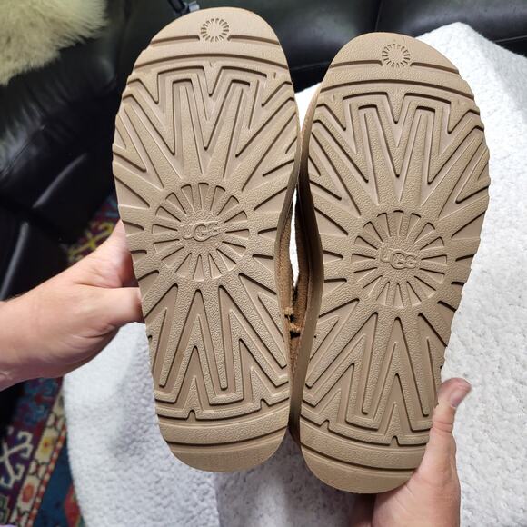 UGG Women's Classic Ultra Mini Platform boots in the Chestnut bootie size 9 - Picture 5 of 6